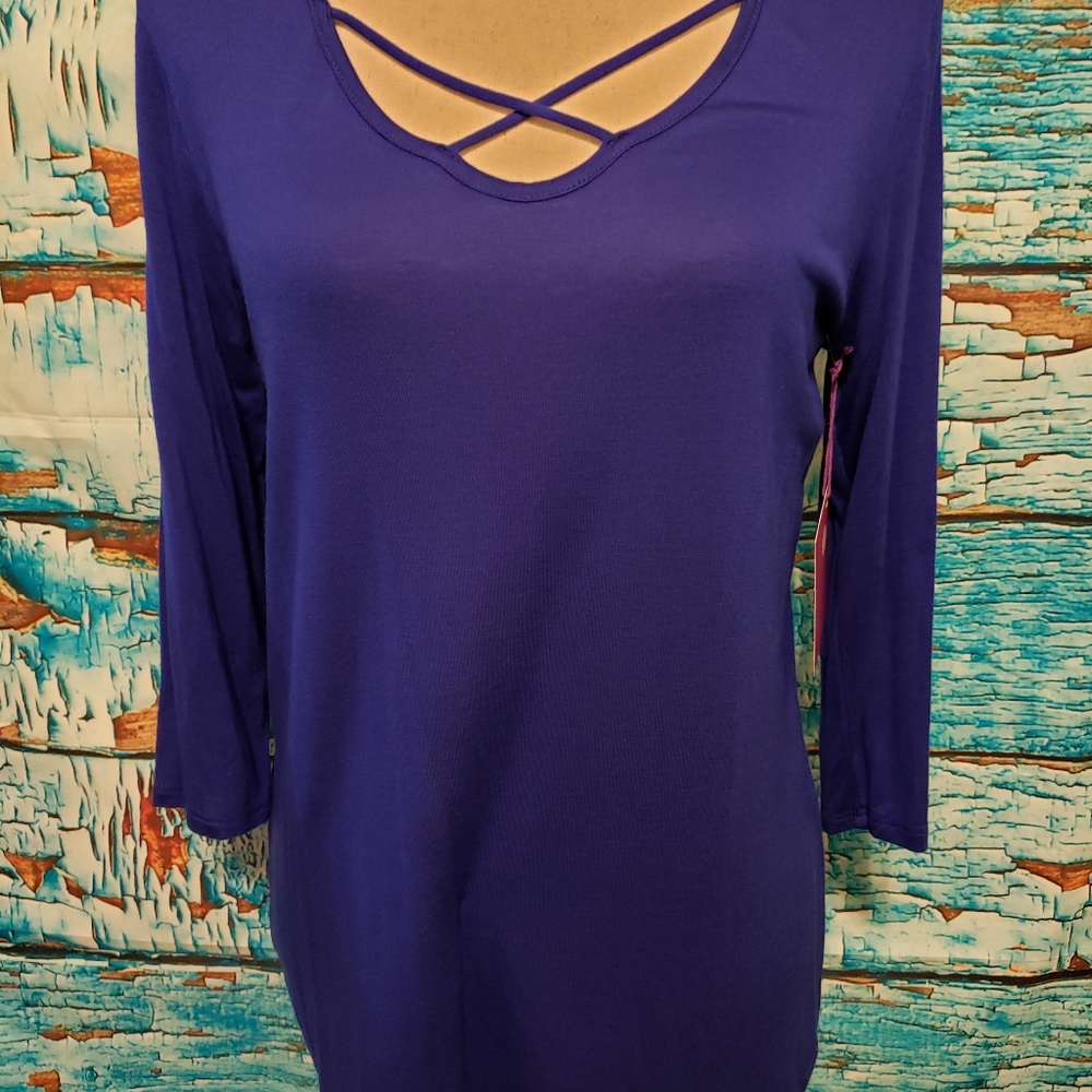 NWOT Ladies long sleeve criss cross top